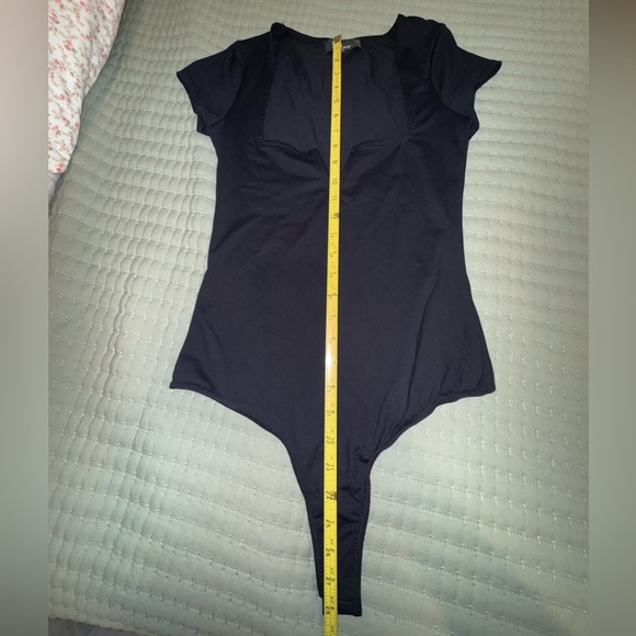 Lulus square neck V notch black Raglan Bodysuit. Snap crotch. Size Small. VGUC - Picture 4 of 11